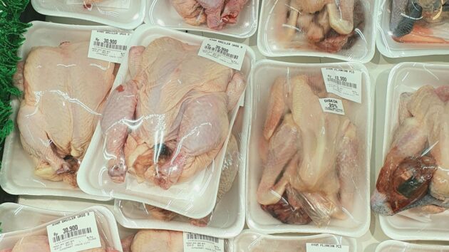 packaged chicken in a supermarket